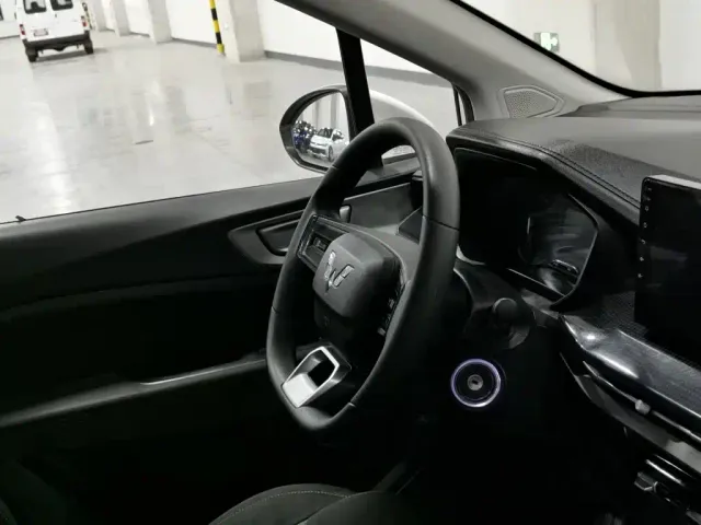 Wuling Jiachen — Фото автомобиля 22