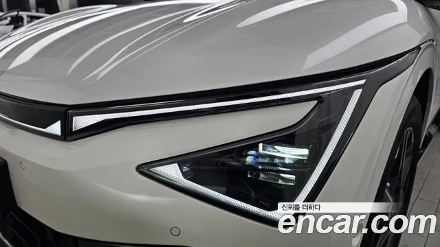Kia EV6 — Фото автомобиля 20
