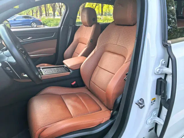 Jaguar XFL — Фото автомобиля 10