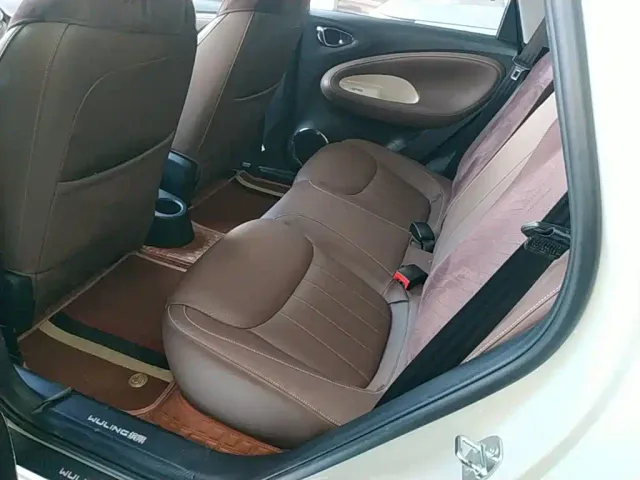 Wuling Bingo — Фото автомобиля 12