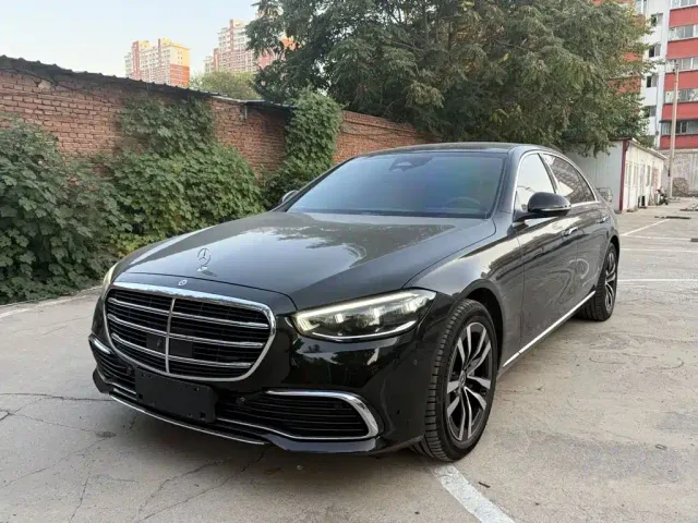Фотография автомобиля — Mercedes-Benz S-Class