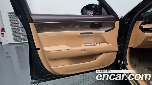 Genesis G90 Бензин 3.5 турбо AWD — Фото автомобиля 16