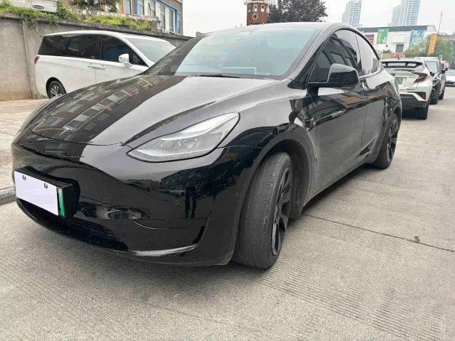Фотография автомобиля — Tesla Model Y