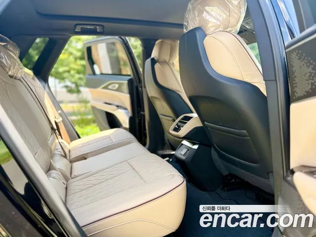 Cadillac Lyriq Lyriq Sport — Фото автомобиля 12