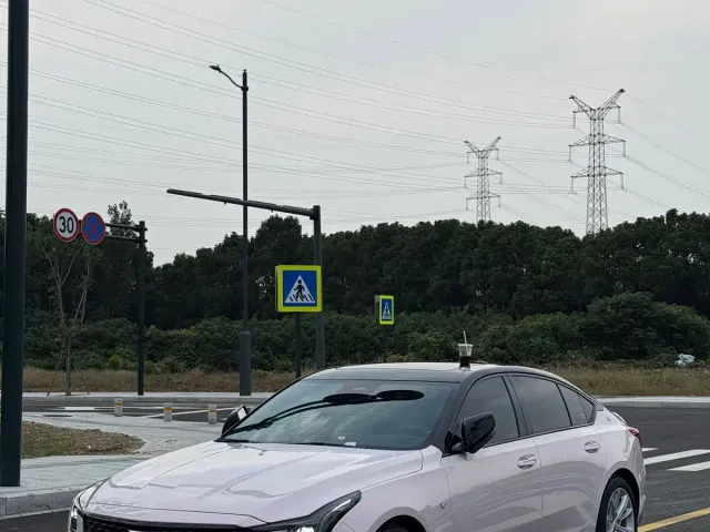 Фотография автомобиля — Cadillac CT5