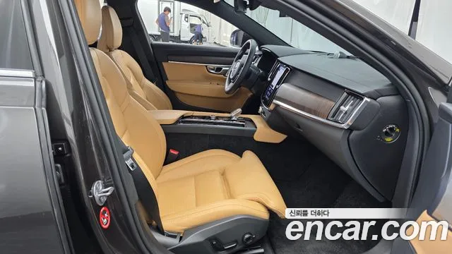 Volvo S90 — Фото автомобиля 16