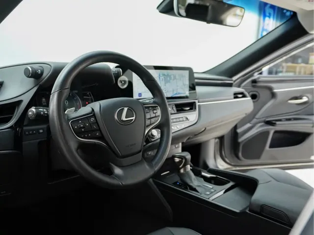 Lexus ES — Фото автомобиля 9