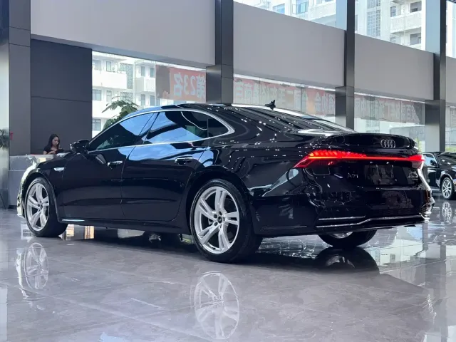 Audi Audi A7L 2022 45 TFSI quattro S-line Vision Crystal Package — Фото автомобиля 9
