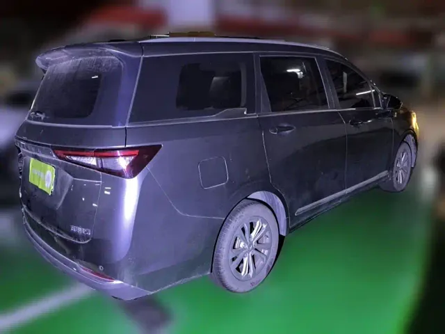 Wuling Jiachen — Фото автомобиля 4
