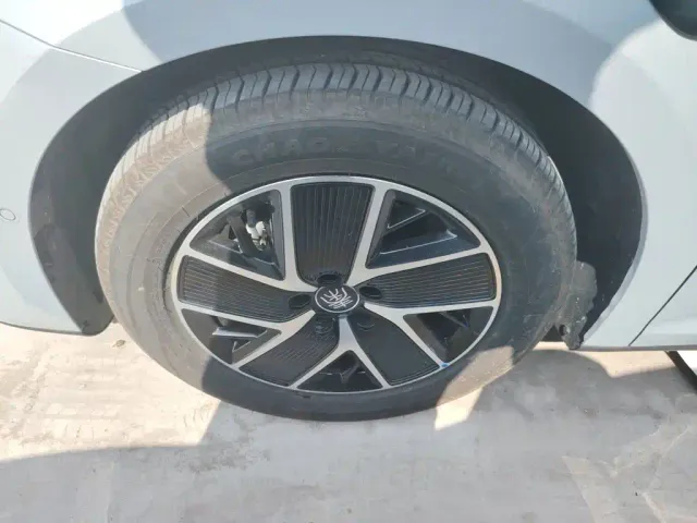 BYD Qin L — Фото автомобиля 22