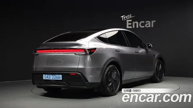 Фотография автомобиля — Tesla Model Y