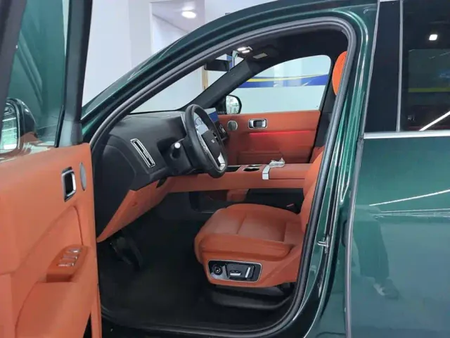Li Auto L7 — Фото автомобиля 9