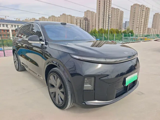 Li Auto L8 — Фото автомобиля 3