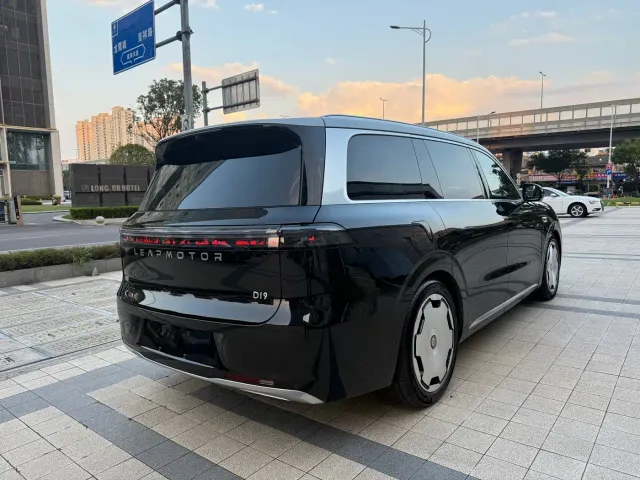 Leapmotor D Series — Фото автомобиля 13