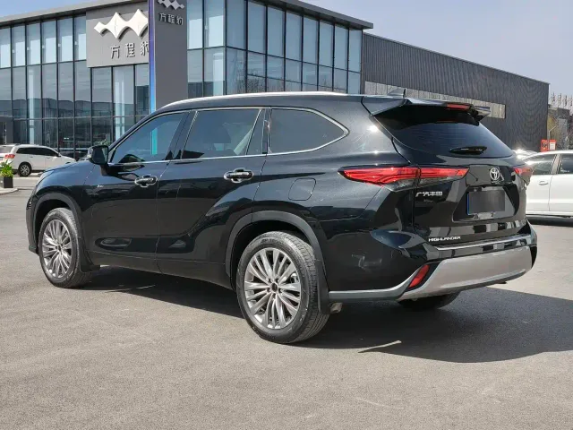 Toyota Highlander — Фото автомобиля 13