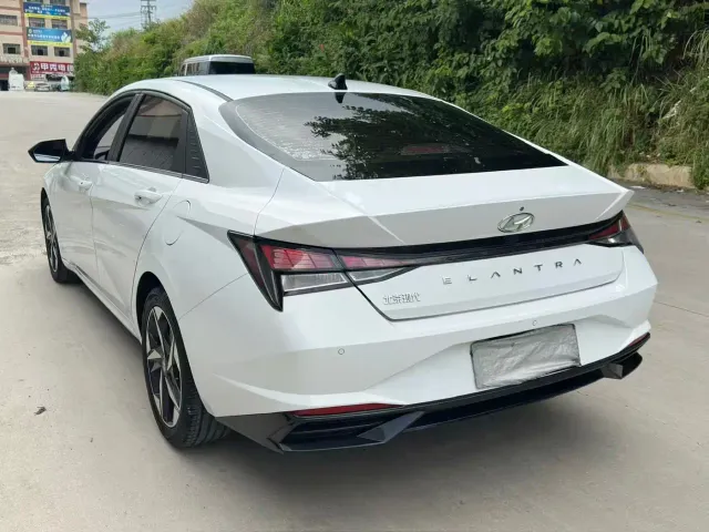 Hyundai Elantra — Фото автомобиля 7