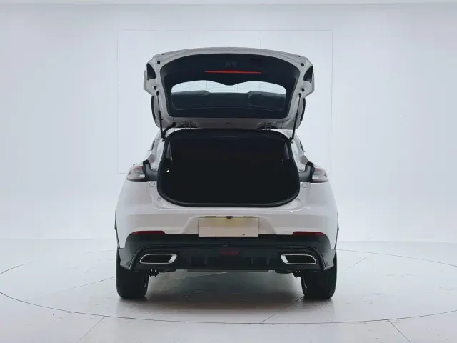 Geely Emgrand S — Фото автомобиля 8