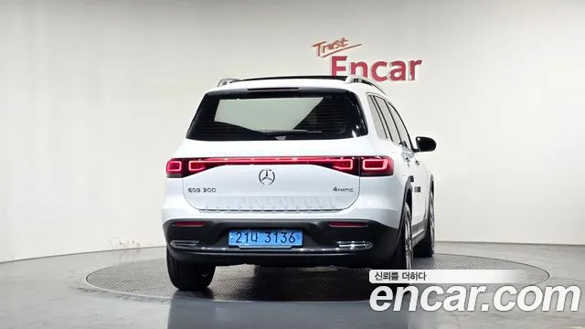 Mercedes-Benz EQB X243 — Фото автомобиля 4