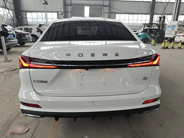 Roewe i5 — Фото автомобиля 5