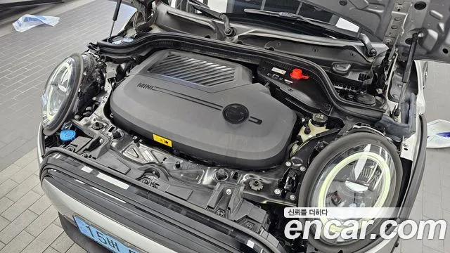 MINI Cooper Electric — Фото автомобиля 6