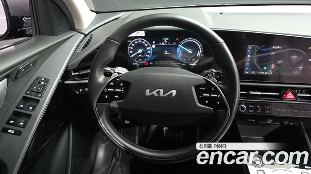 Kia Niro — Фото автомобиля 13