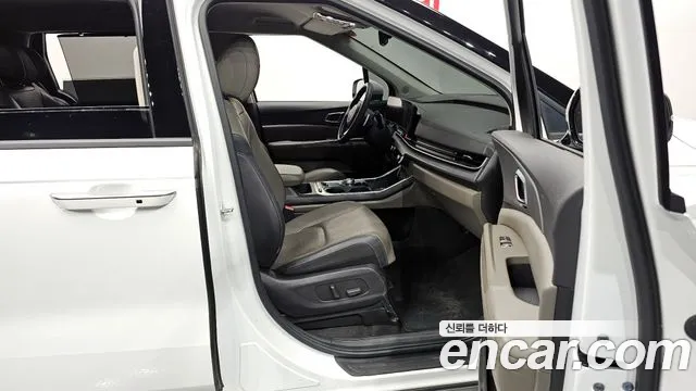 Kia Canival Новый Carnival 4 поколение Бензин 7 мест Noblesse — Фото автомобиля 11