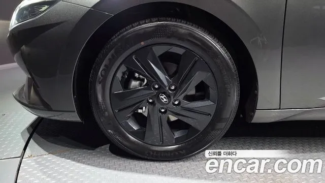 Hyundai Avante CN7 — Фото автомобиля 5