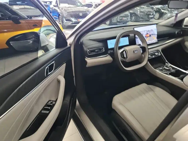 Geely Galaxy Stellar 6 — Фото автомобиля 14