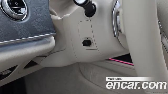 Mercedes-Benz E-Class — Фото автомобиля 20
