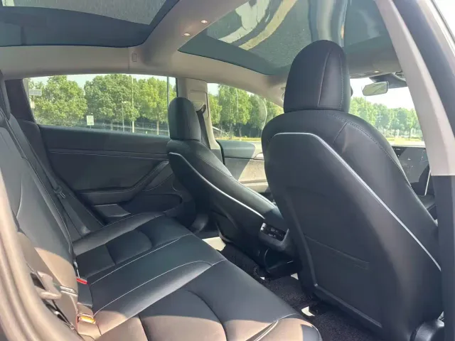 Tesla Model 3 — Фото автомобиля 5