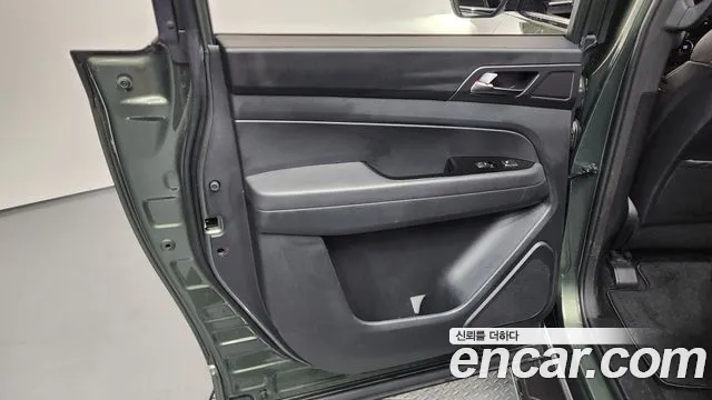 KG_Mobility_Ssangyong Rexton Новый Rexton Sport Khan Дизель 2.2 4WD — Фото автомобиля 23