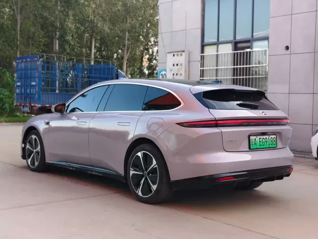 Nio ET5 Touring — Фото автомобиля 6