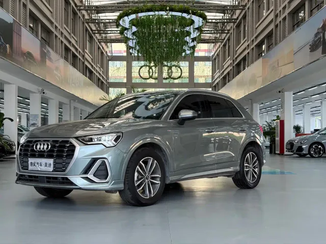 Фотография автомобиля — Audi Q3