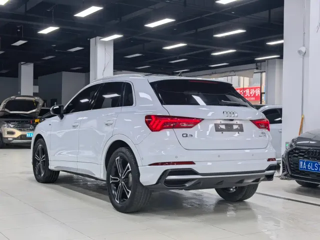Audi Q3 — Фото автомобиля 24