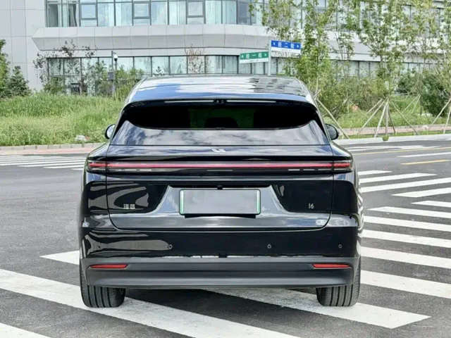 Li Auto i6 — Фото автомобиля 22