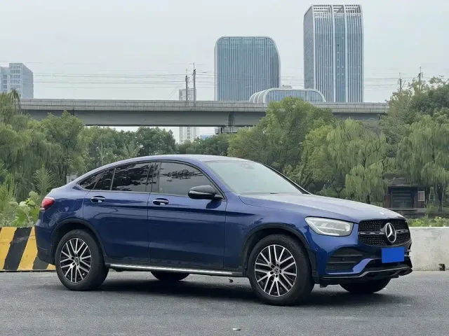 Mercedes-Benz Mercedes-Benz GLC Coupe 2021 GLC 300 4MATIC Coupe SUV — Фото автомобиля 5
