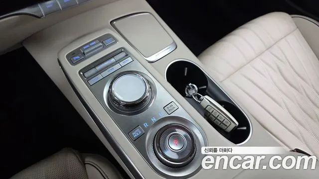 Genesis GV70 — Фото автомобиля 12
