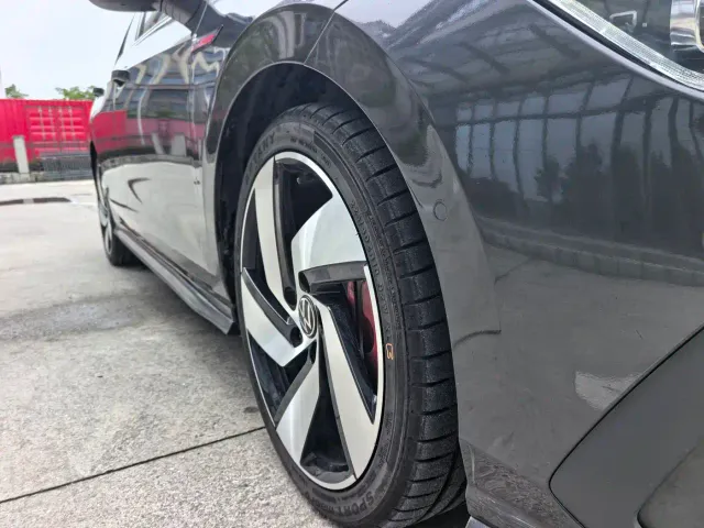 Volkswagen Golf GTI — Фото автомобиля 4