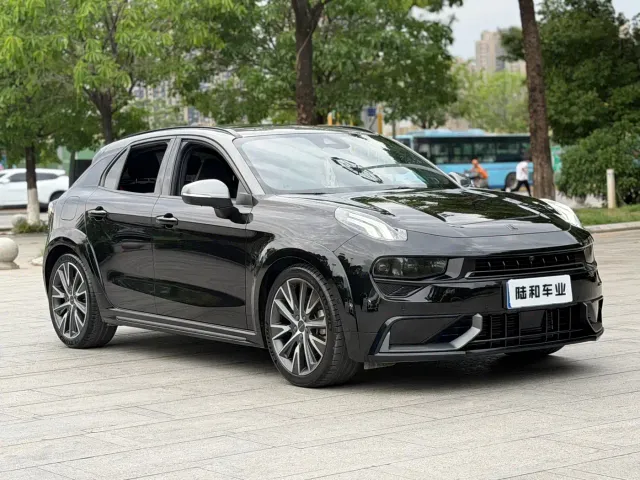 Lynk & Co 02 Hatchback — Фото автомобиля 3
