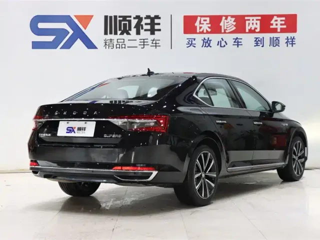 Skoda Superb — Фото автомобиля 4