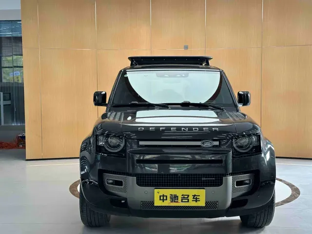 Land Rover Defender — Фото автомобиля 2