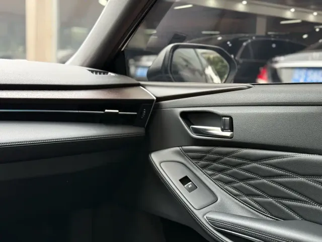 Toyota Avalon — Фото автомобиля 14
