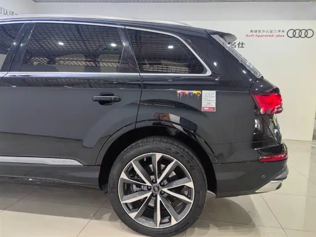 Audi Q7 — Фото автомобиля 7