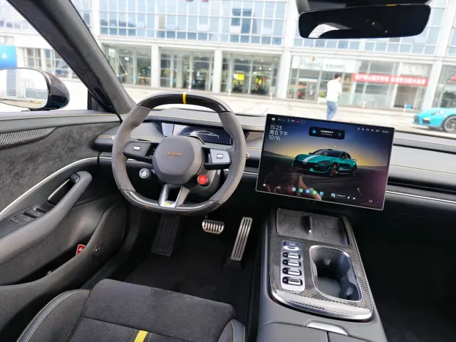 Xiaomi SU7 Ultra — Фото автомобиля 10