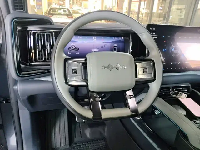 BYD FangChengBao Leopard 5 — Фото автомобиля 10