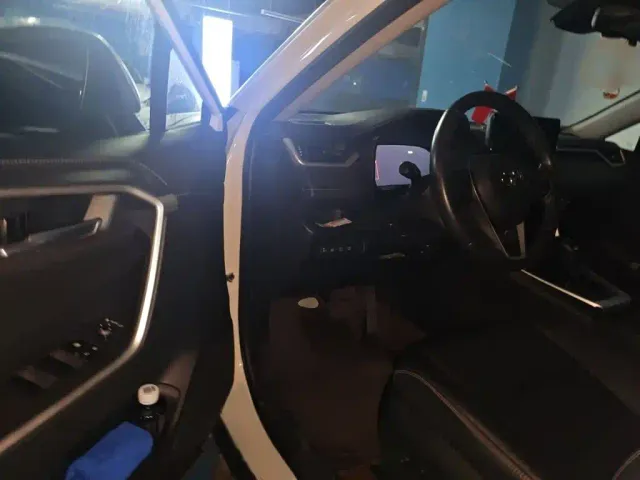 Toyota RAV4 — Фото автомобиля 13