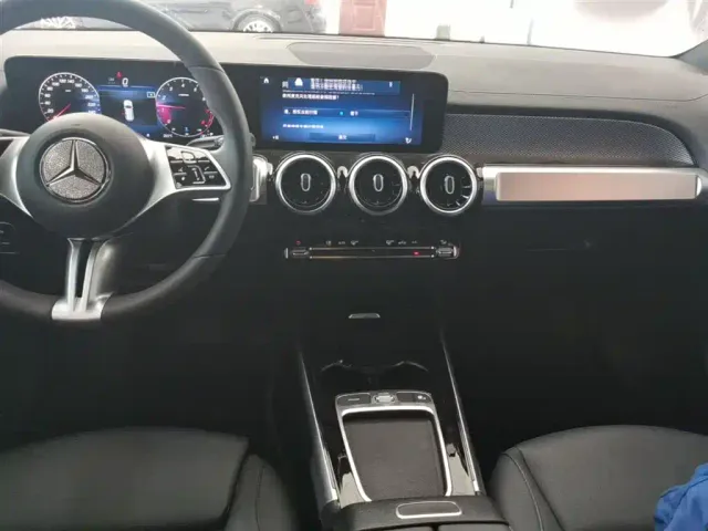 Mercedes-Benz GLB-Class — Фото автомобиля 12