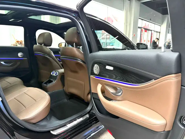 Mercedes-Benz E-Class — Фото автомобиля 13