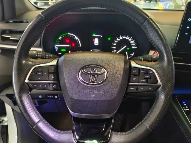Toyota Sienna — Фото автомобиля 7