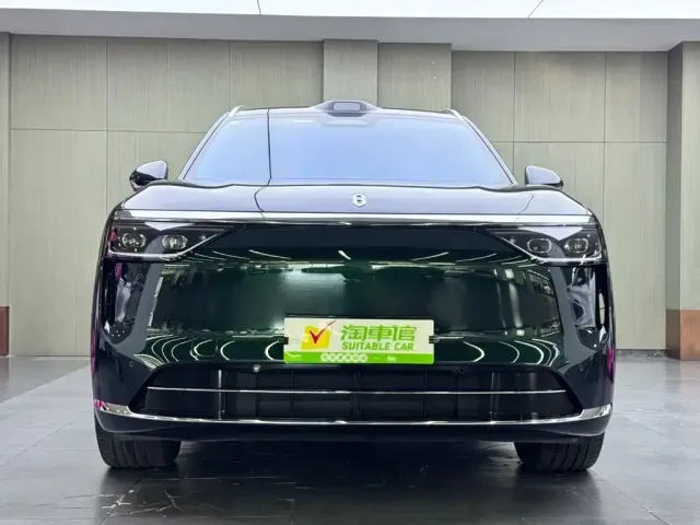 AITO Wenjie AITO M8 2025 Extended Range Ultra 53.4kWh 6-Seater — Фото автомобиля 2